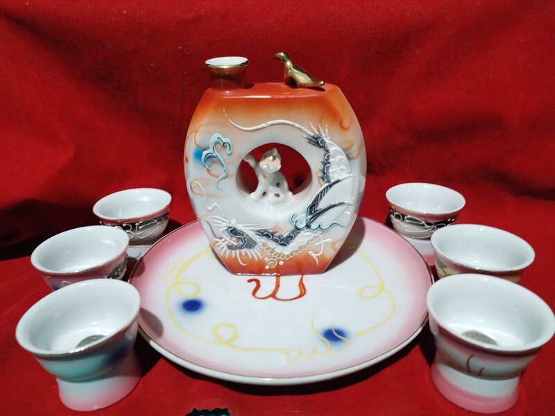 Set japonez Satsuma erotic, pentru sake